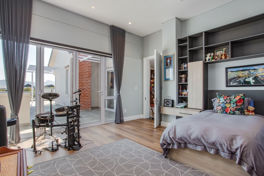 5 Bedroom Property for Sale in Val De Vie Estate Western Cape